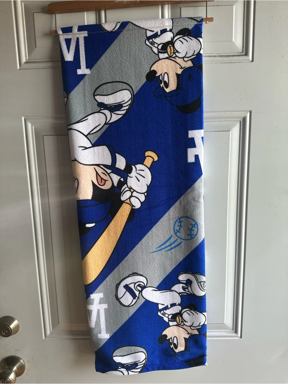 Disney Los Angeles Dodgers Mickey Mouse Beach Towel - Blue, White, Yellow